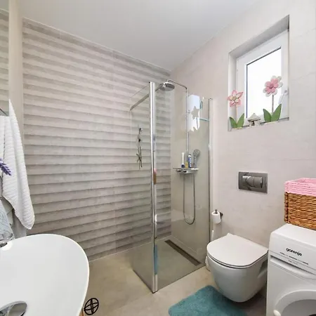 Beachfront 2 bedroom villa with jacuzzy&private parking - SGA2 Villa *
