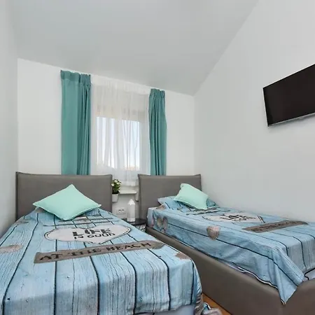 Beachfront 2 bedroom villa with jacuzzy&private parking - SGA2 Villa *