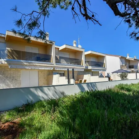 Villa Beachfront 2 Bedroom Villa With Jacuzzy And Private Parking - Sga2 Privlaka (Zadar)